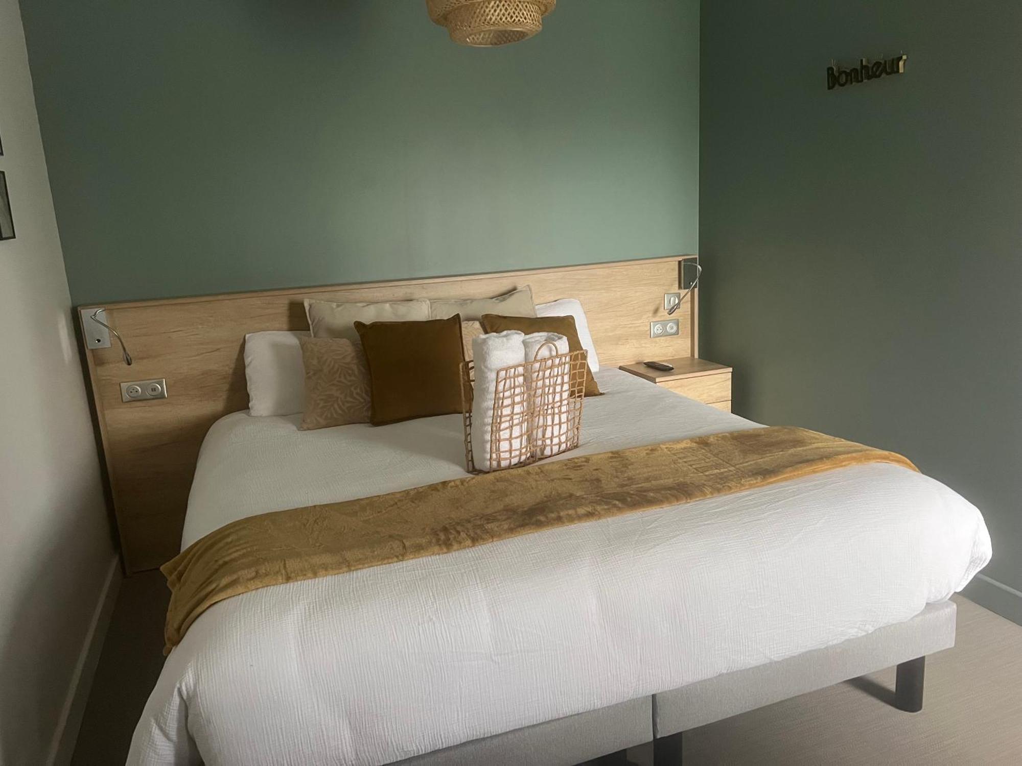 Chambre Privatisee L'Ermitage Vue Sur La Mayenne Château-Gontier Buitenkant foto